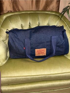 Vintage 80s Levi’s Denim Duffel Bag Blue Zipper Closure Medium Size Made In USA